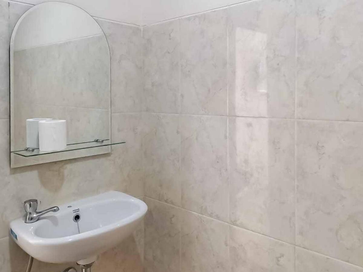 Wisma Talenta Mitra Reddoorz Τζακάρτα Εξωτερικό φωτογραφία